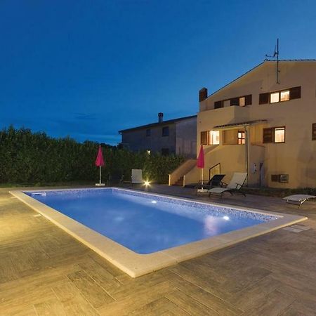 Apartments Klaudija プーラ エクステリア 写真
