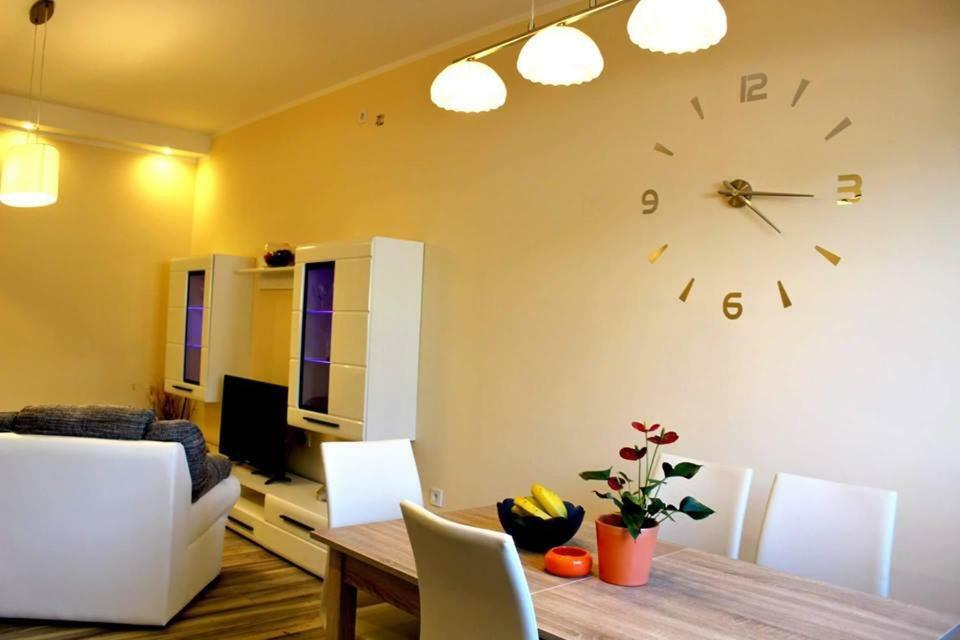 Apartments Klaudija プーラ エクステリア 写真