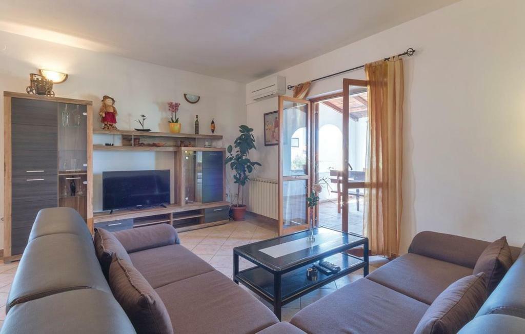 Apartments Klaudija プーラ エクステリア 写真