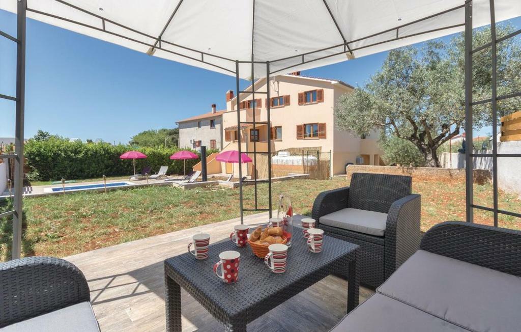 Apartments Klaudija プーラ エクステリア 写真