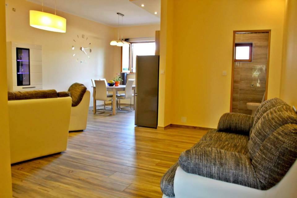 Apartments Klaudija プーラ エクステリア 写真