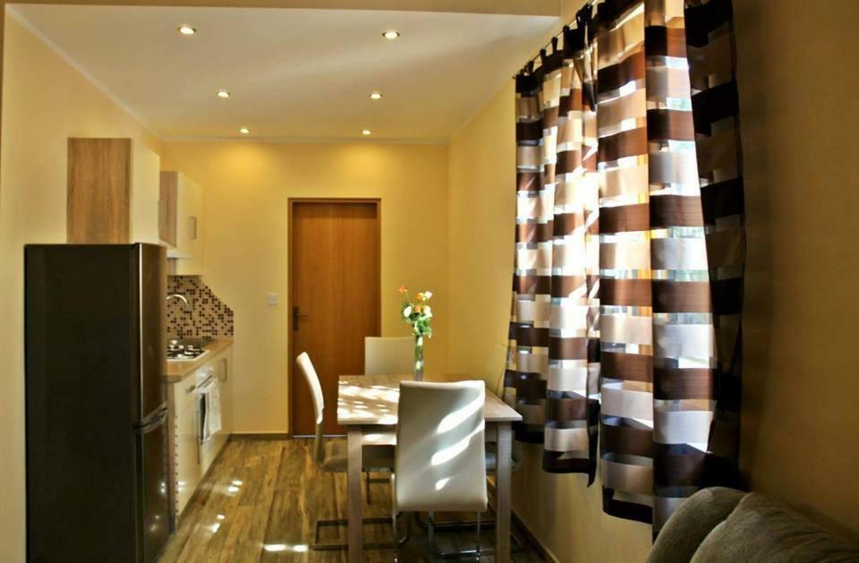 Apartments Klaudija プーラ エクステリア 写真