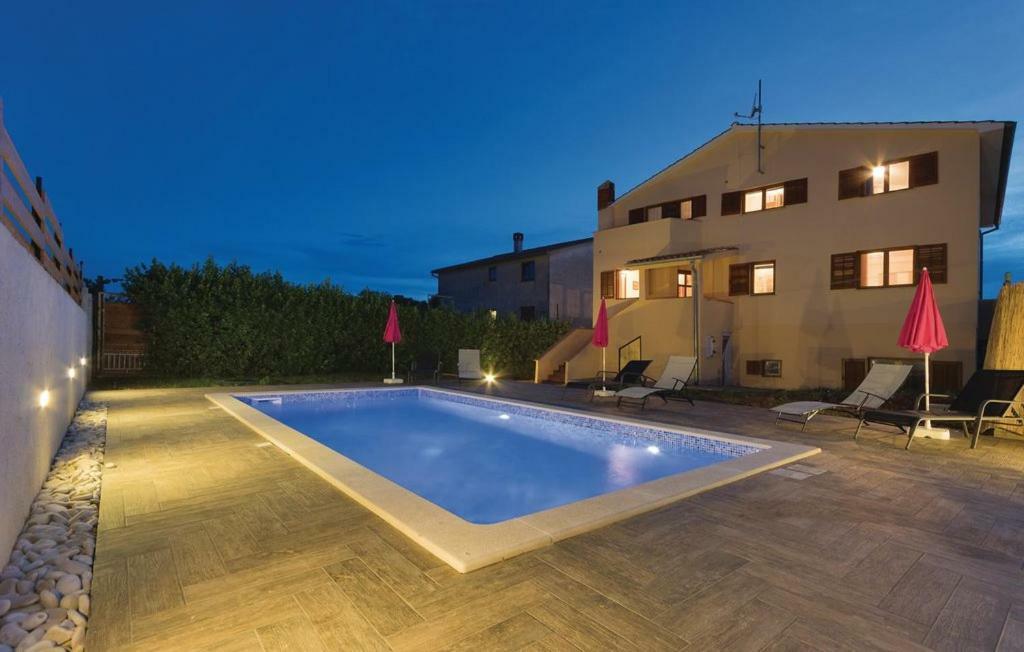Apartments Klaudija プーラ エクステリア 写真